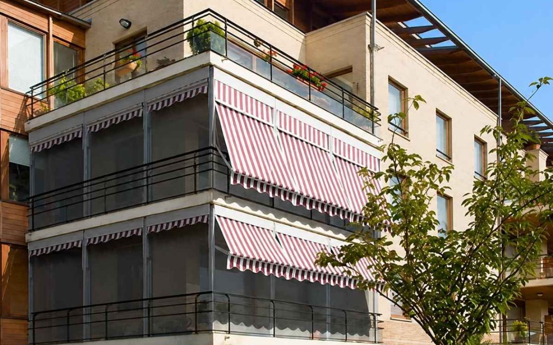 Tende da sole a caduta per balconi a Como | Protezione dal sole e privacy